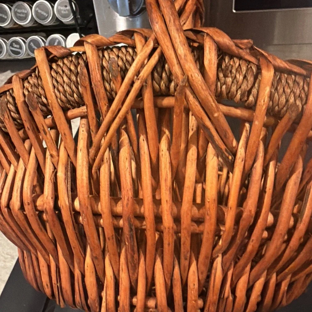 LG Rustic Wicker Gathering Basket Farmhouse Cottagecore Decor Reinforced‎ Handle